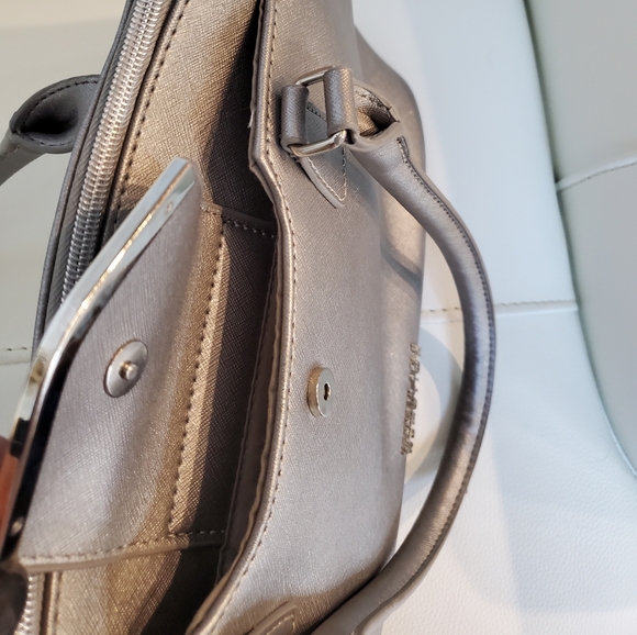 KENNETH COLE PURSE - Picture 2 of 8